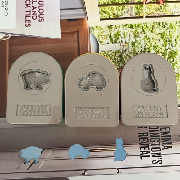 Lot - 7 Rubber stamps & 3 design punches - Picture 5 of 5